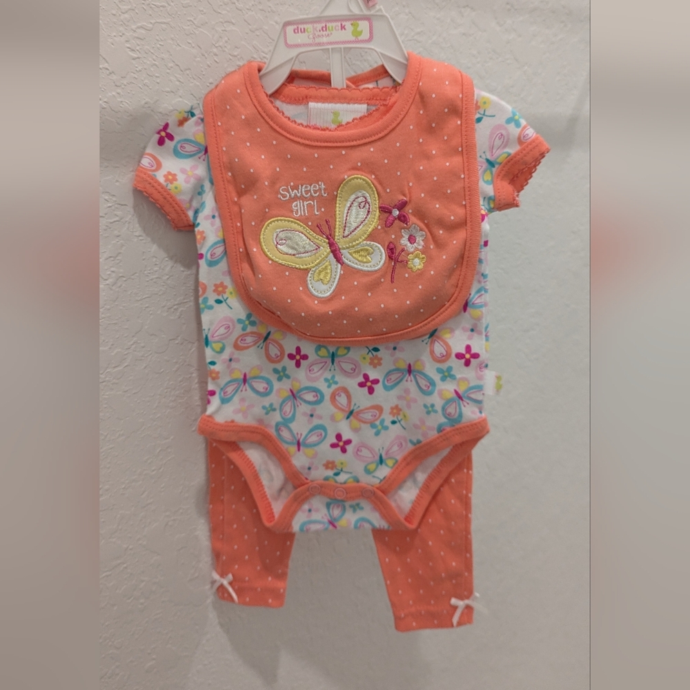 Duck Duck Goose Baby Girl 3 Piece Outfit Onesie Pants Bib Size 0-3 Months NWT